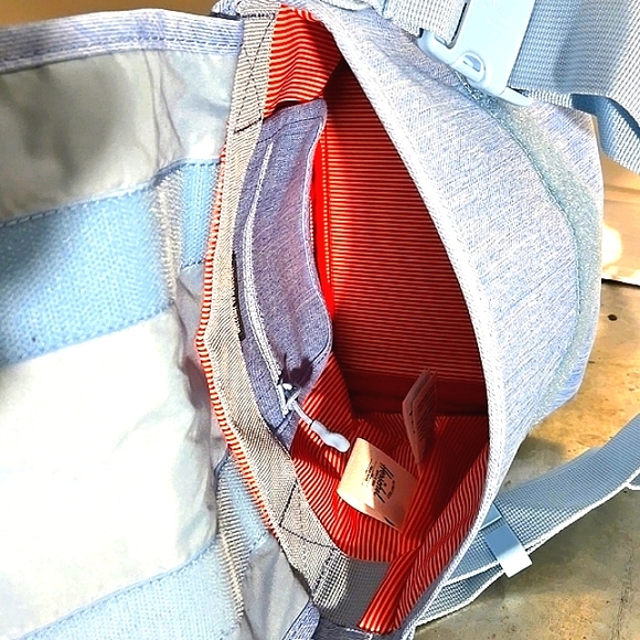 Special Limited Edition - Herschel Cross Body/Shoulder Messenger … - Picture 4 of 8